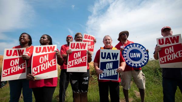 阿拉巴马州的梅赛德斯-奔驰工人投票反对加入全美汽车工人联合会